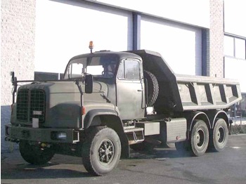 SAURER D330 - Самосвал камион