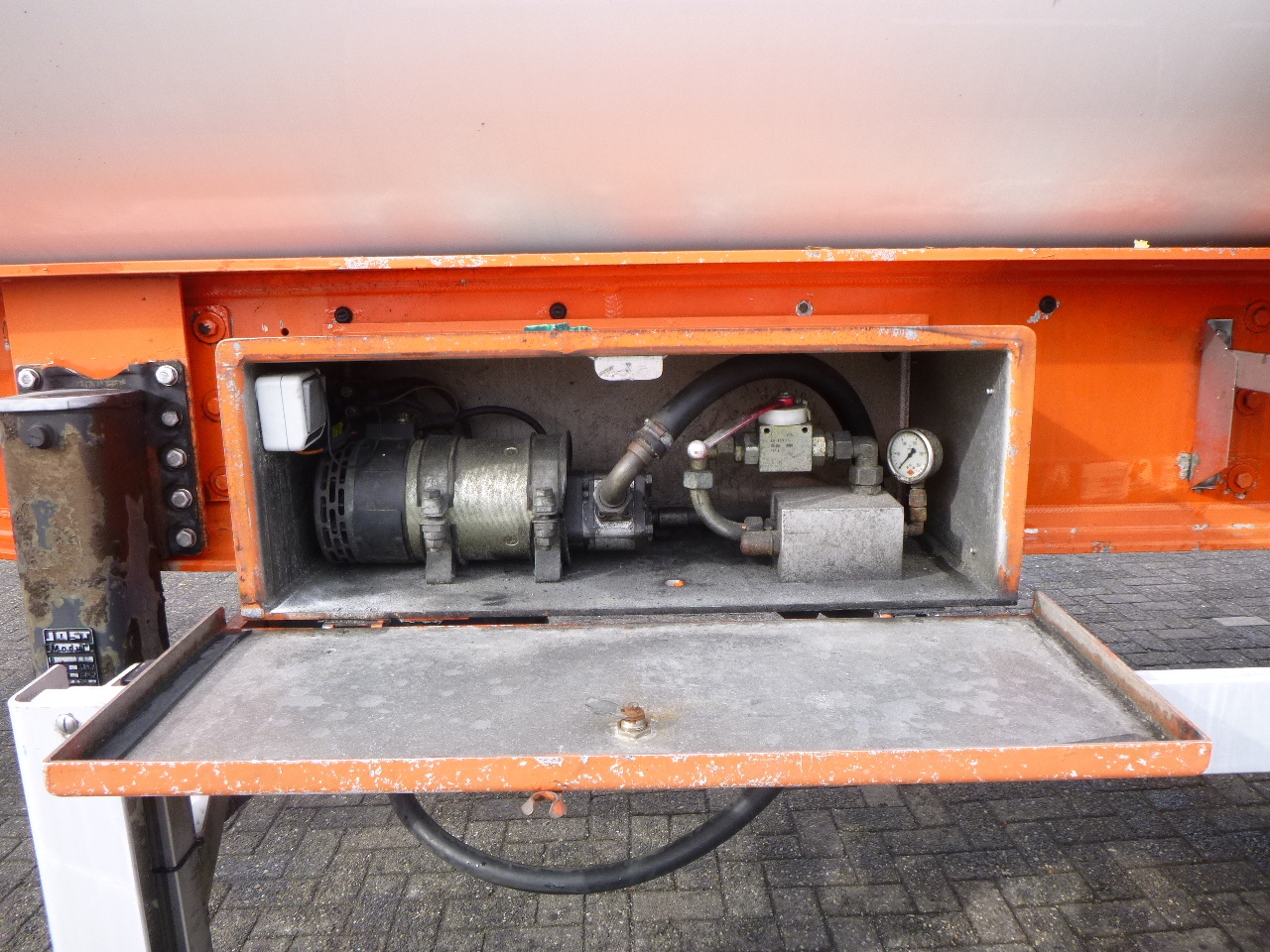 Полуремарке цистерна За превоз на брашно Feldbinder Powder tank alu 63 m3 / 1 comp: снимка 6