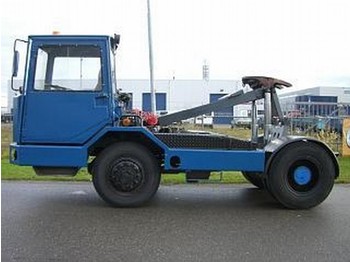 Sisu 4x4 terminal tractor zugmachine - Влекач
